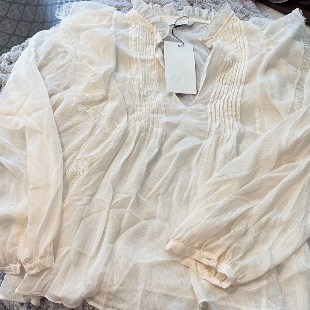 Zara Women's Cream Ruffle Blouse